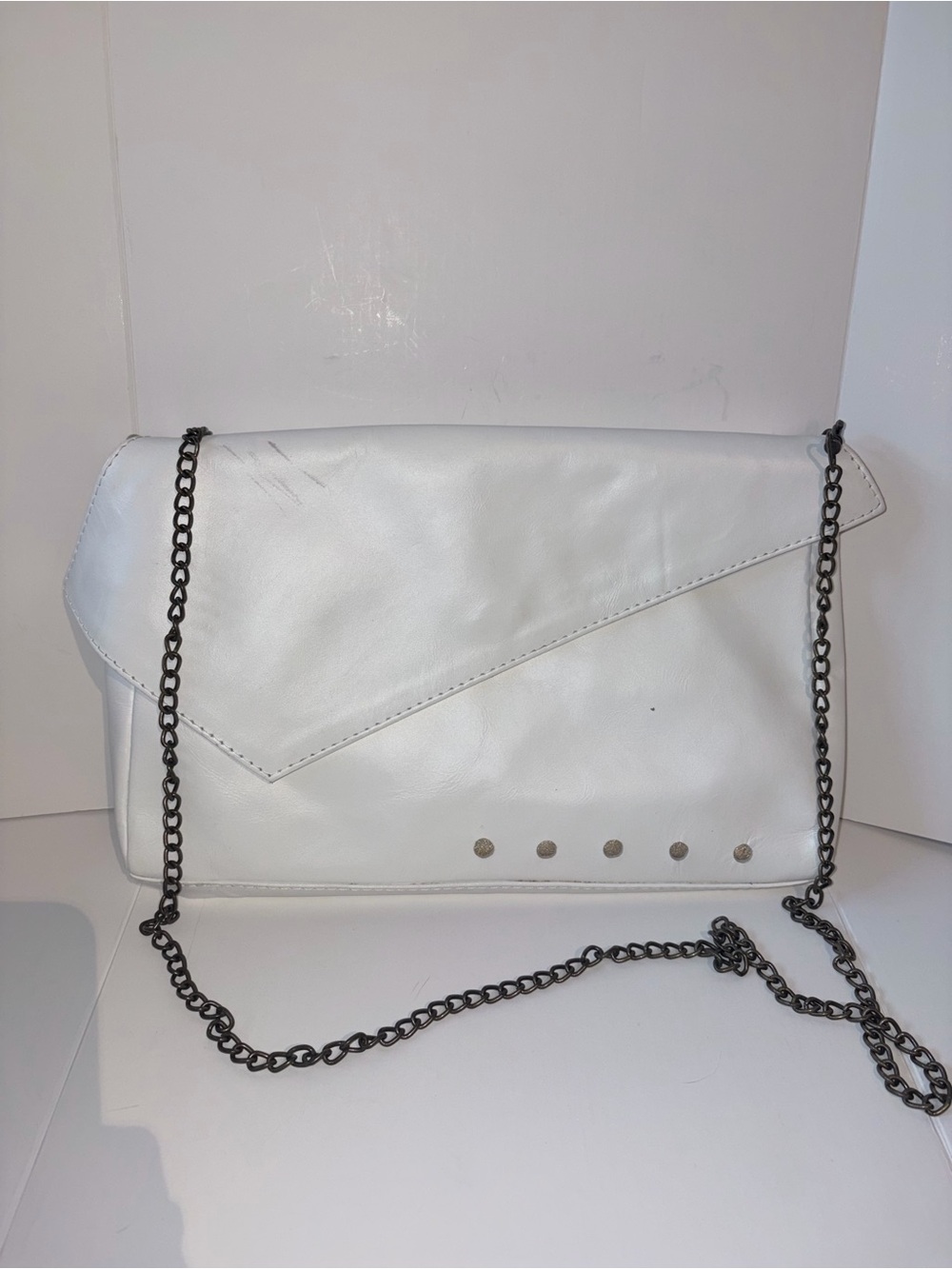 White Envelope Shoulder Bag with Gunmetal Chain